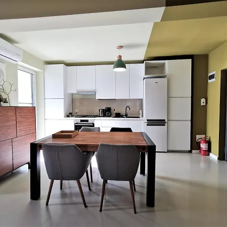 Hotel apartamentowy Grey 2*