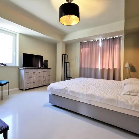 Hotel apartamentowy Grey 2*